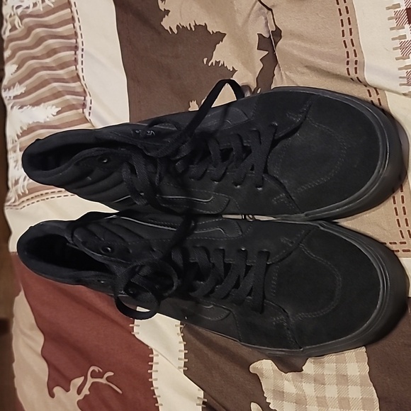 Vans - Picture 1 of 3